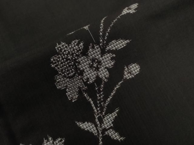 平和屋着物○本場大島紬 割り込み絣 地空き 草花文 正絹 逸品