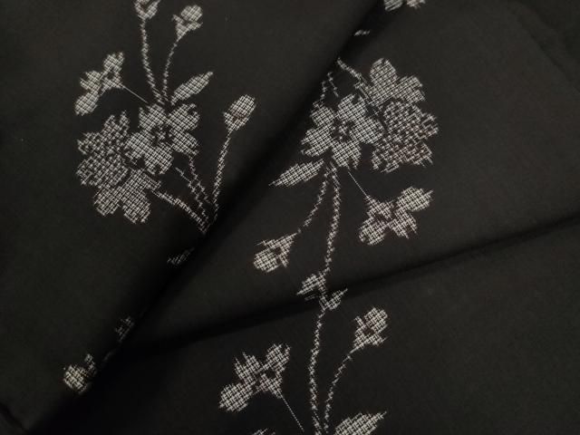 平和屋着物○本場大島紬 割り込み絣 地空き 草花文 正絹 逸品