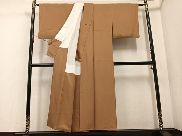 上質な色無地 丁子染色