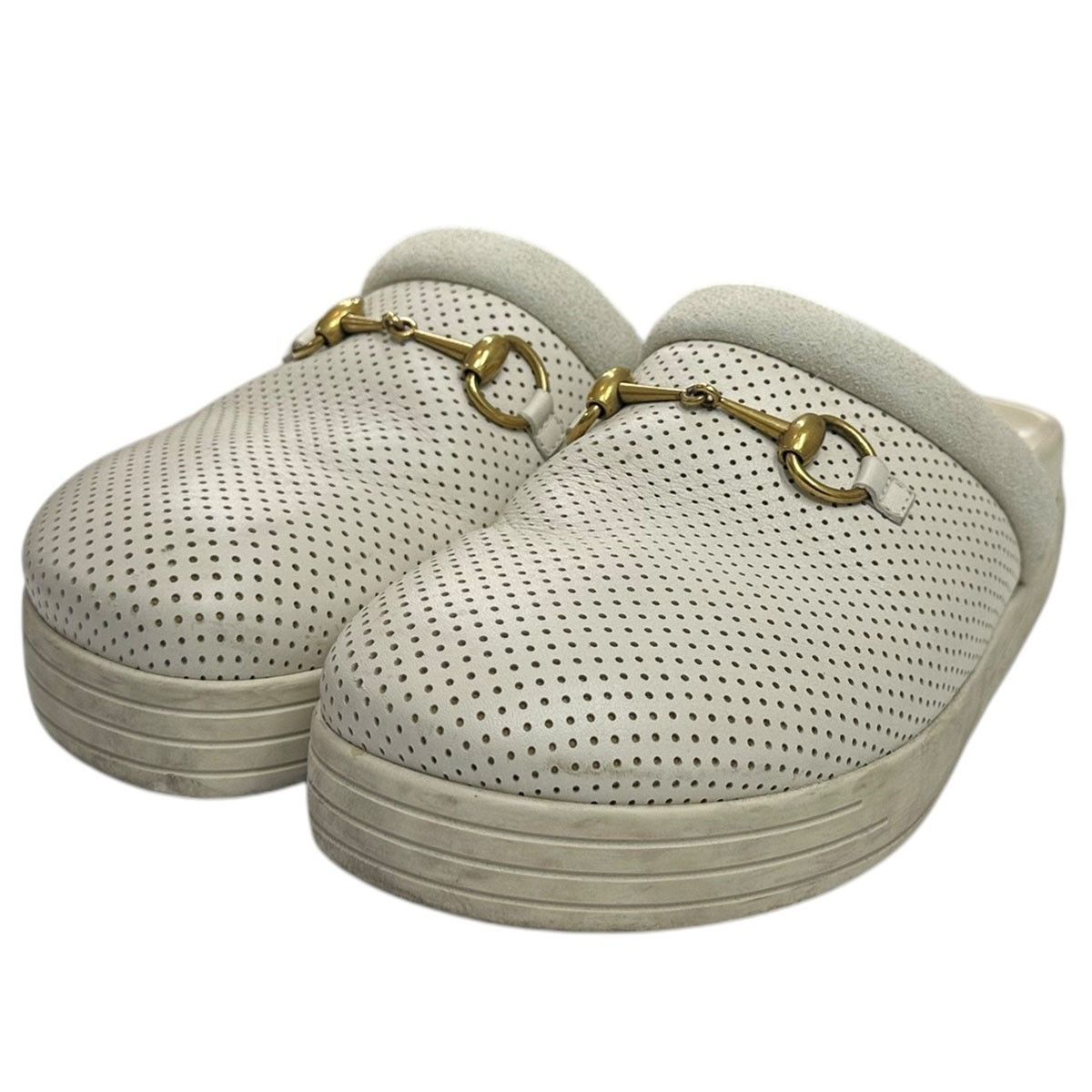 GUCCI ホールビッドグローブレザーサンダル 496873