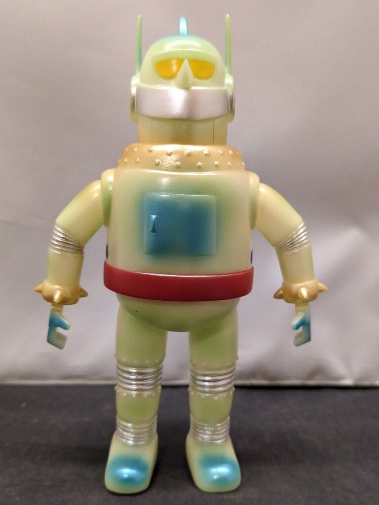 シカルナ工房 鉄人28号 実写版 蓄光成型 緑 赤 青 金 銀塗装