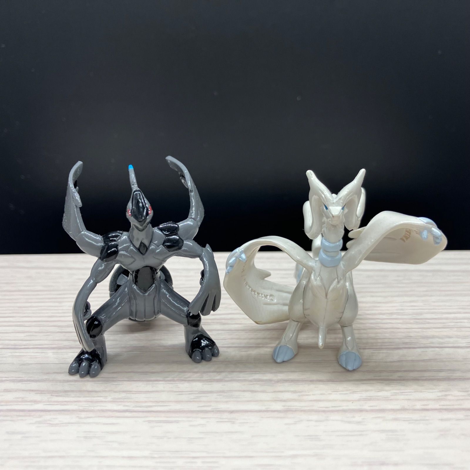 モンコレ 廃盤 msサイズ ゼクロム レシラム 【A-1】 - メルカリ