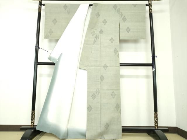 平和屋着物○本場結城紬 重要無形文化財 100亀甲 飛び亀甲柄 花菱文