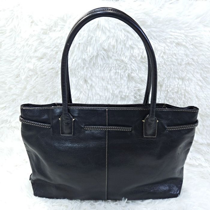 アニエスベーボヤージュ agnes b. VOYAGE レザー A4収納可能 肩掛け