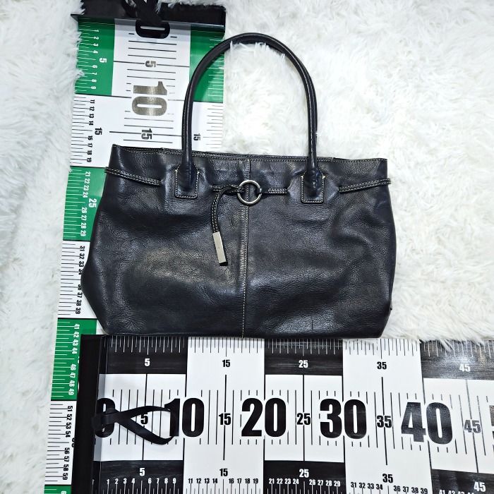アニエスベーボヤージュ agnes b. VOYAGE レザー A4収納可能 肩掛け