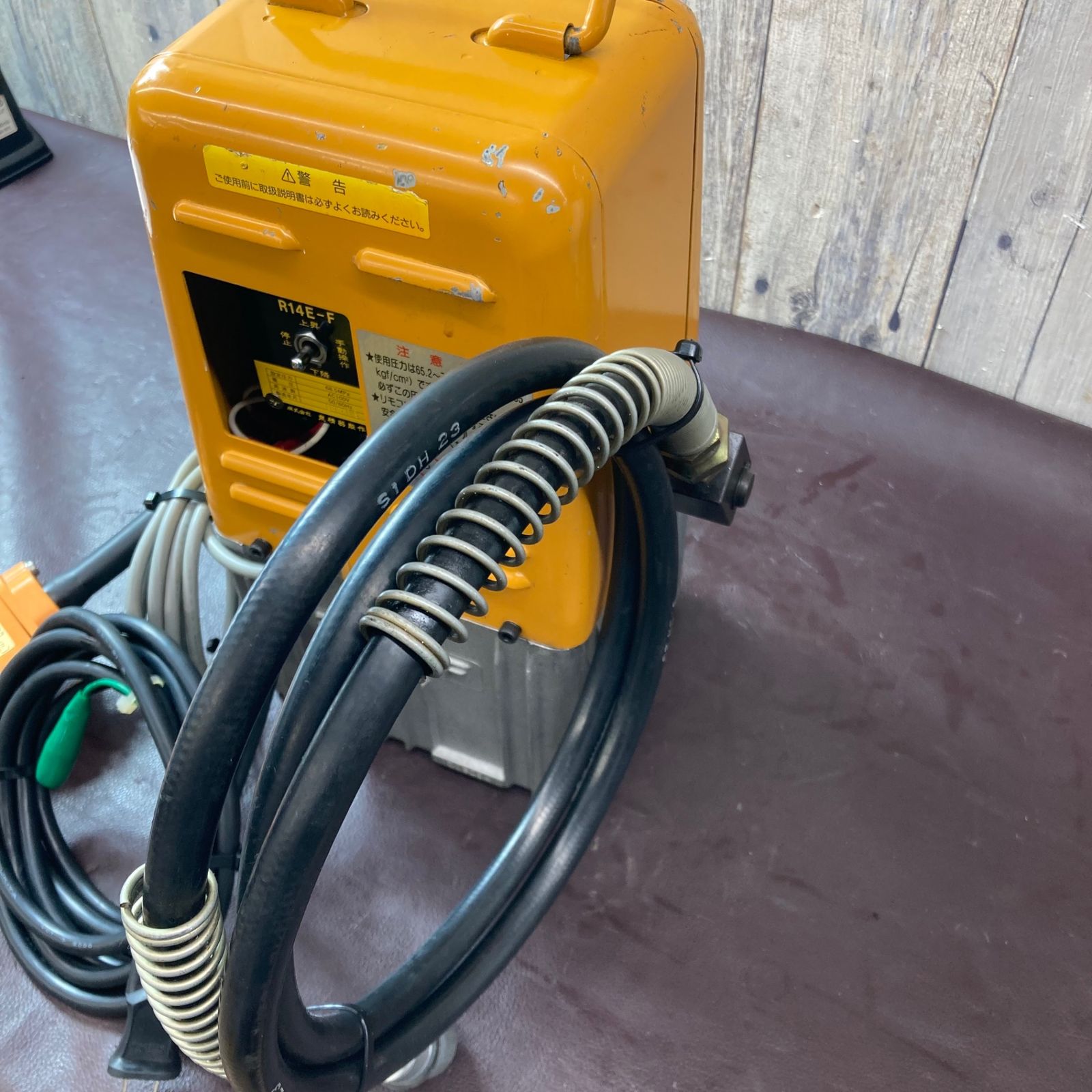  品 泉精器 IZUMI 電動リモコン式油圧ポンプ R 14 E F 工具便利グッズ 電動ポンプ 電動工具 エア工具