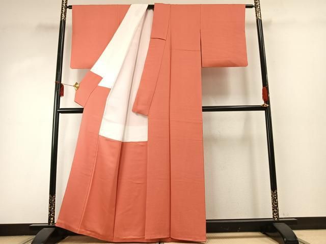 色無地 甚三紅色