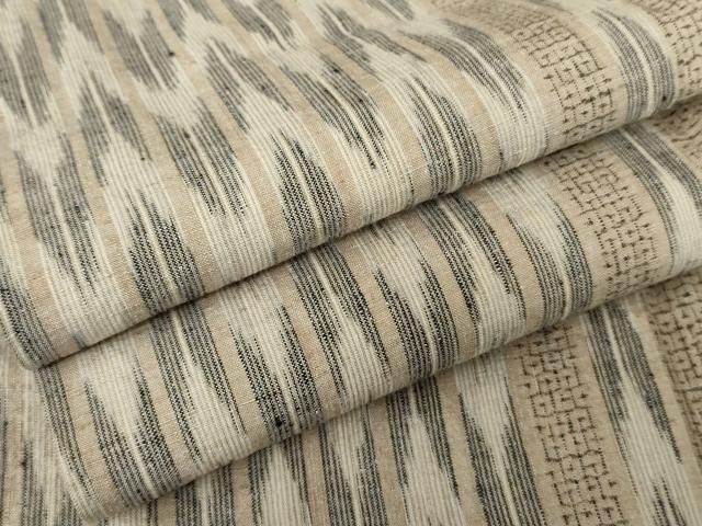 平和屋着物 本場結城紬 重要無形文化財 80亀甲 矢羽根間道 正絹 cs