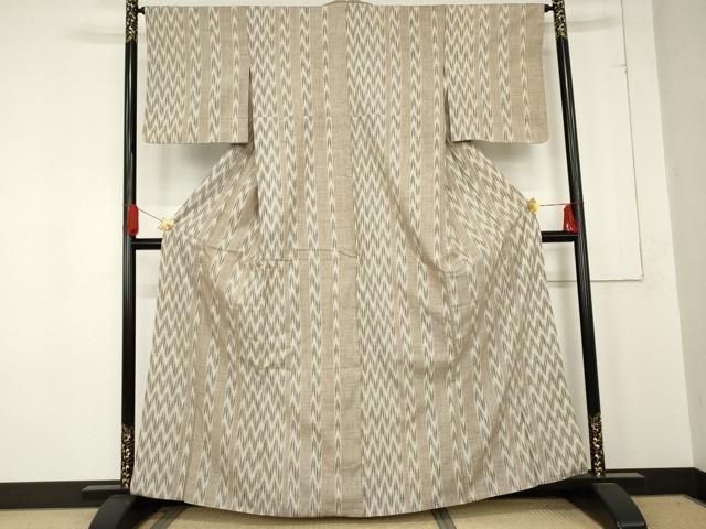 平和屋着物●本場結城紬 重要無形文化財 80亀甲 矢羽根間道 正絹 cs