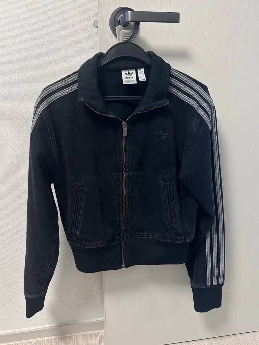 アディダス デニム トラックジャージ クロップド トップス