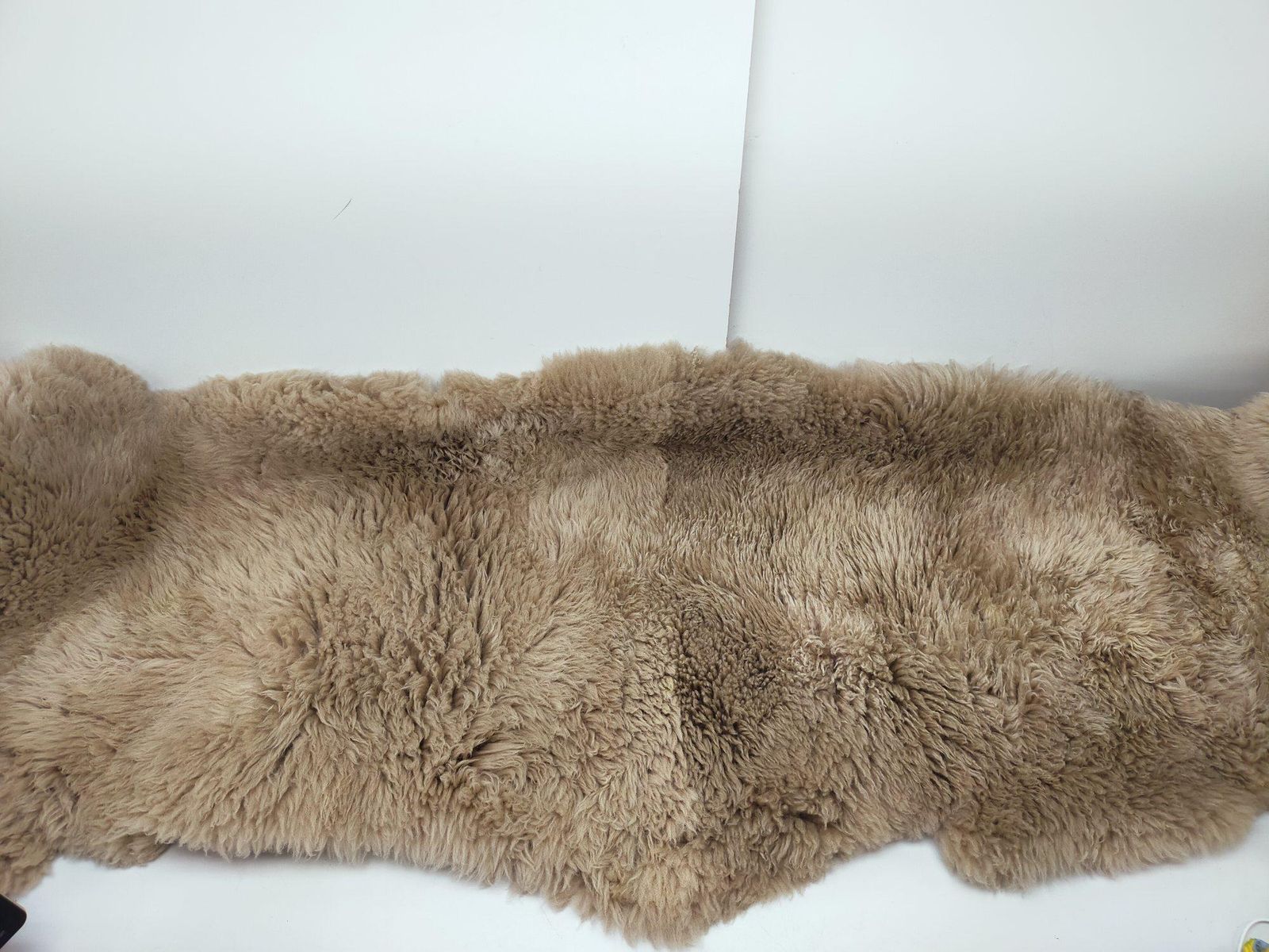 天然ムートンラグ ニチロムートン 幅200x奥行60x高5(cm) 原産地 天然ムートンラグ ニチロムートン 幅200x奥行60x高5(cm) 原産地