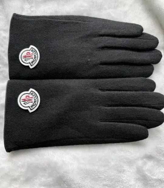 MONCLER 手袋 黒 MONCLER モンクレール ブラック 手袋 MONCLER 【公式通販】