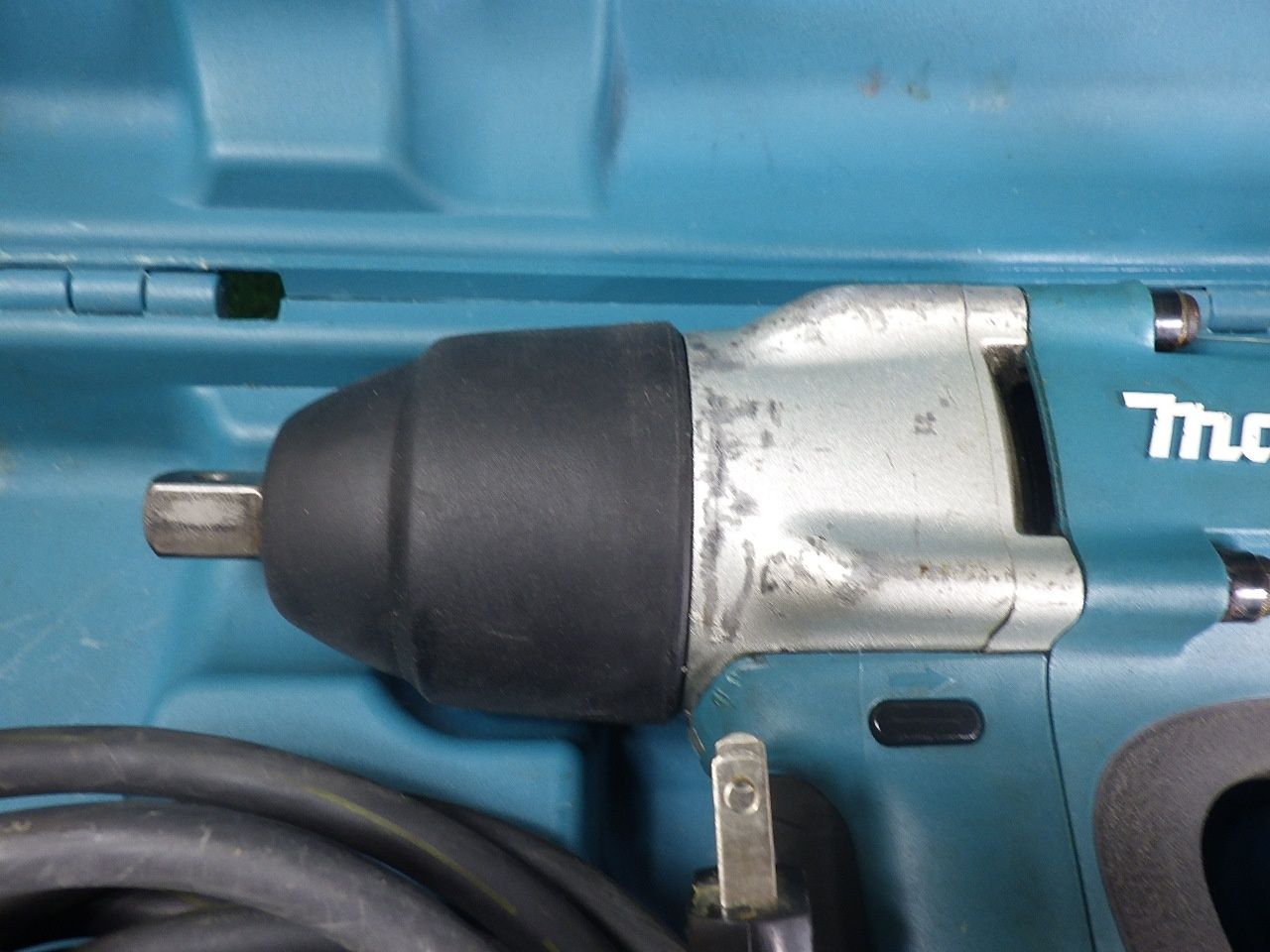マキタ インパクトレンチ TW 0250 コード式 ケース付 タイヤ交換 自動車 メンテナンス 電動工具 makita 品