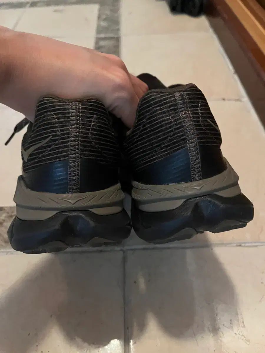  HOKA ONE ホカオネオネ TECTON X 2 260 登山靴 トレッキングシューズ アウトドアシューズ