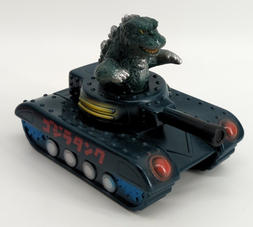 CHARACTICS ゴジラタンク ゴジラ深緑 銀 タンク深緑成型 赤 メタ青