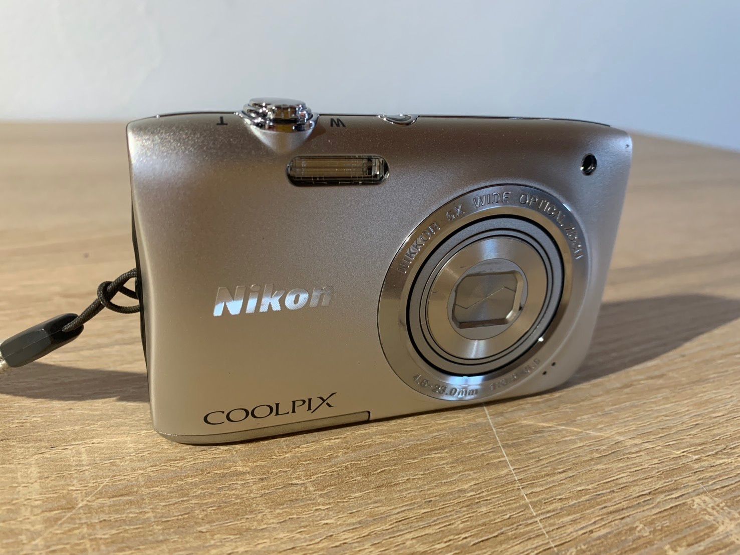 6984 Nikon COOLPIX S2900 シルバー デジカメ - メルカリ