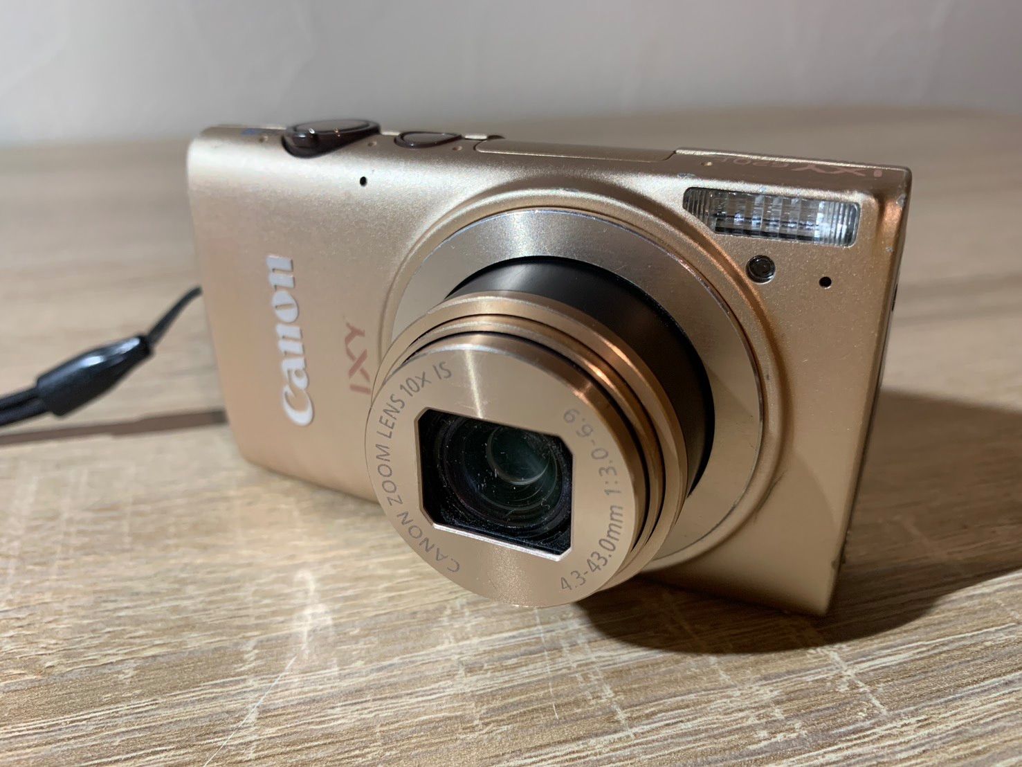 ゴールド デジカメ