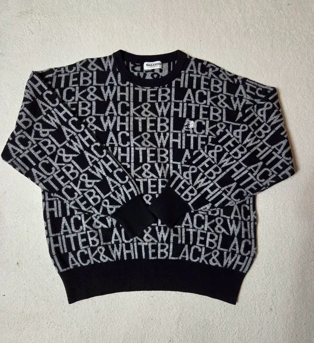 ブラック＆ホワイト ゴルフ レタリング ニット