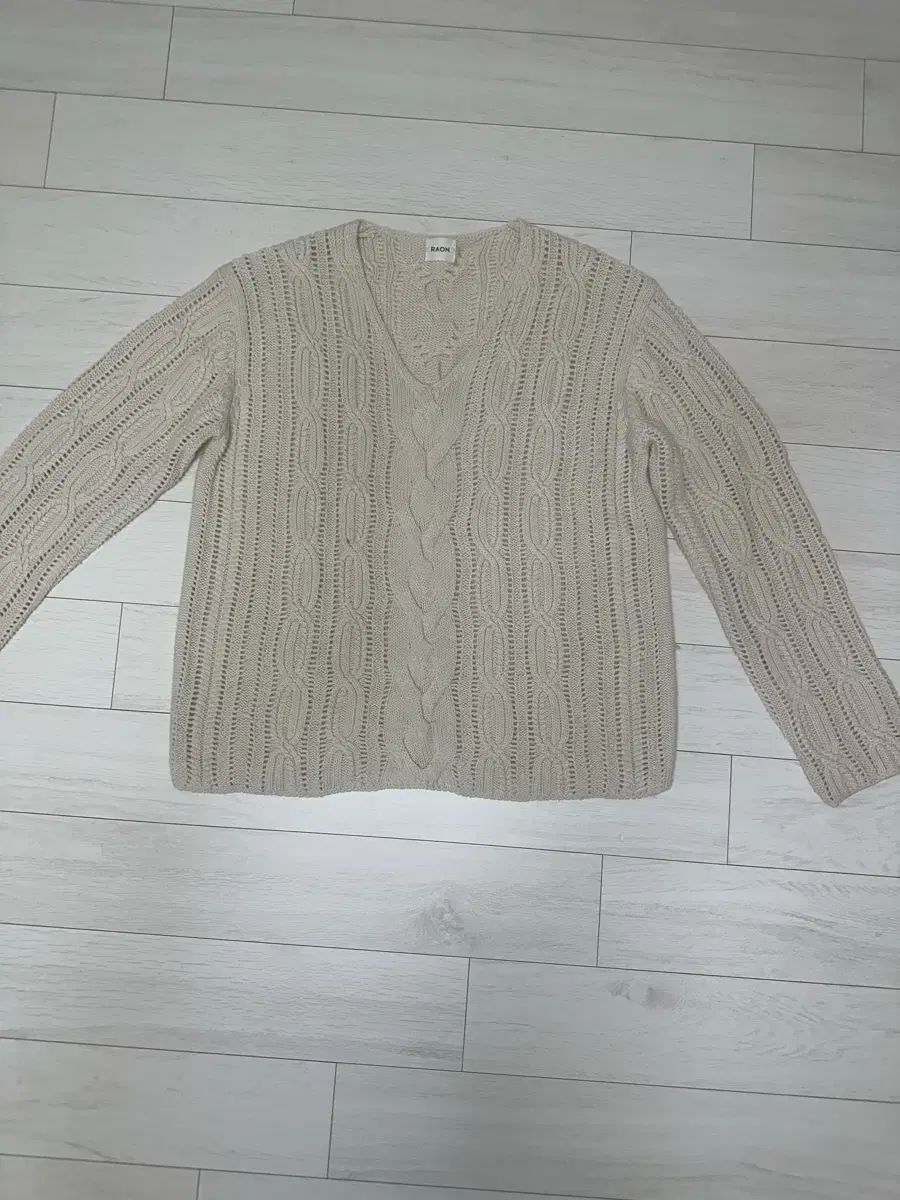 ラオン Vネック カシミア ニット