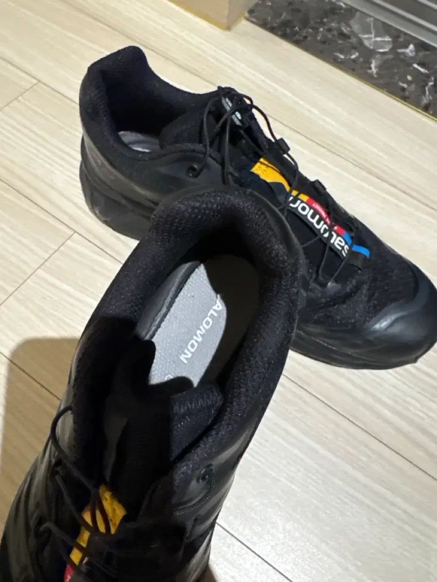 SALOMON ブラック XT-6 245