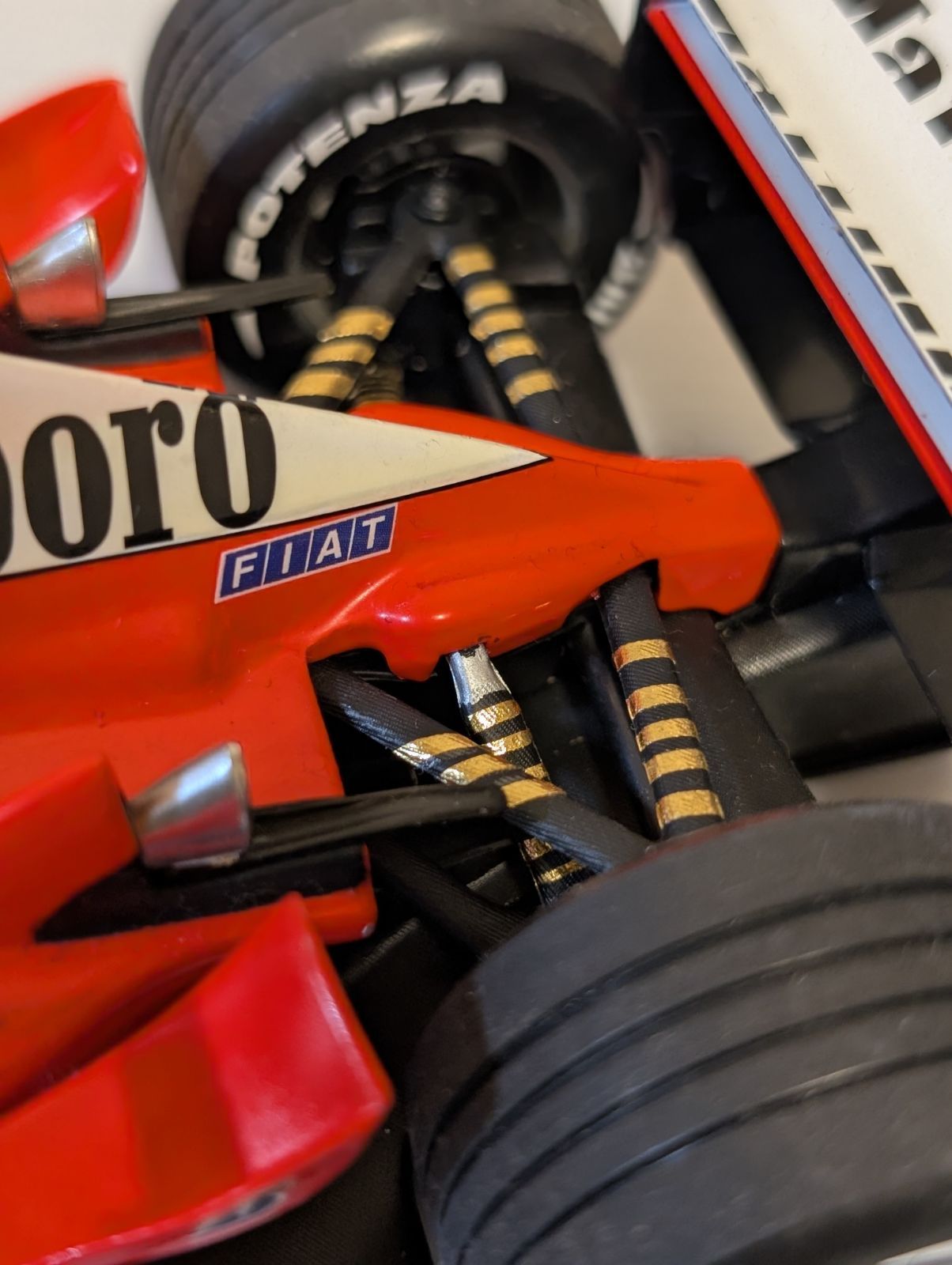 タバコデカールカスタム加工1 18マテルフェラーリF