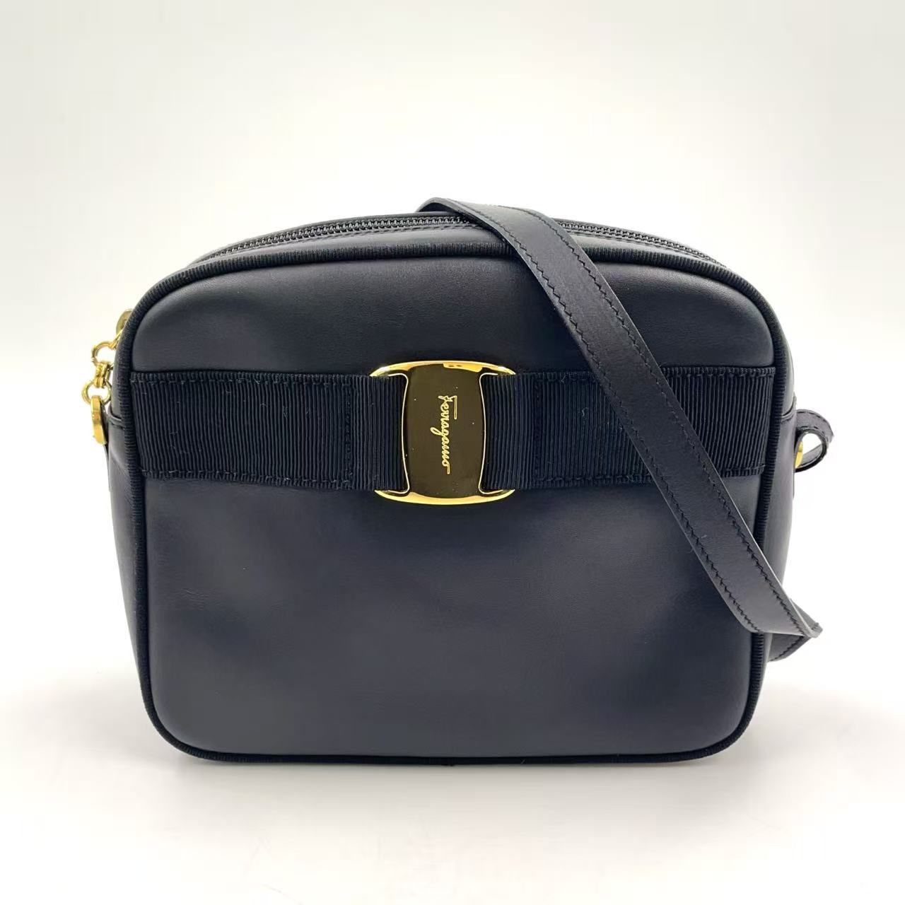 レディース Salvatore Ferragamo ヴァラ レザー レザー ブラック 