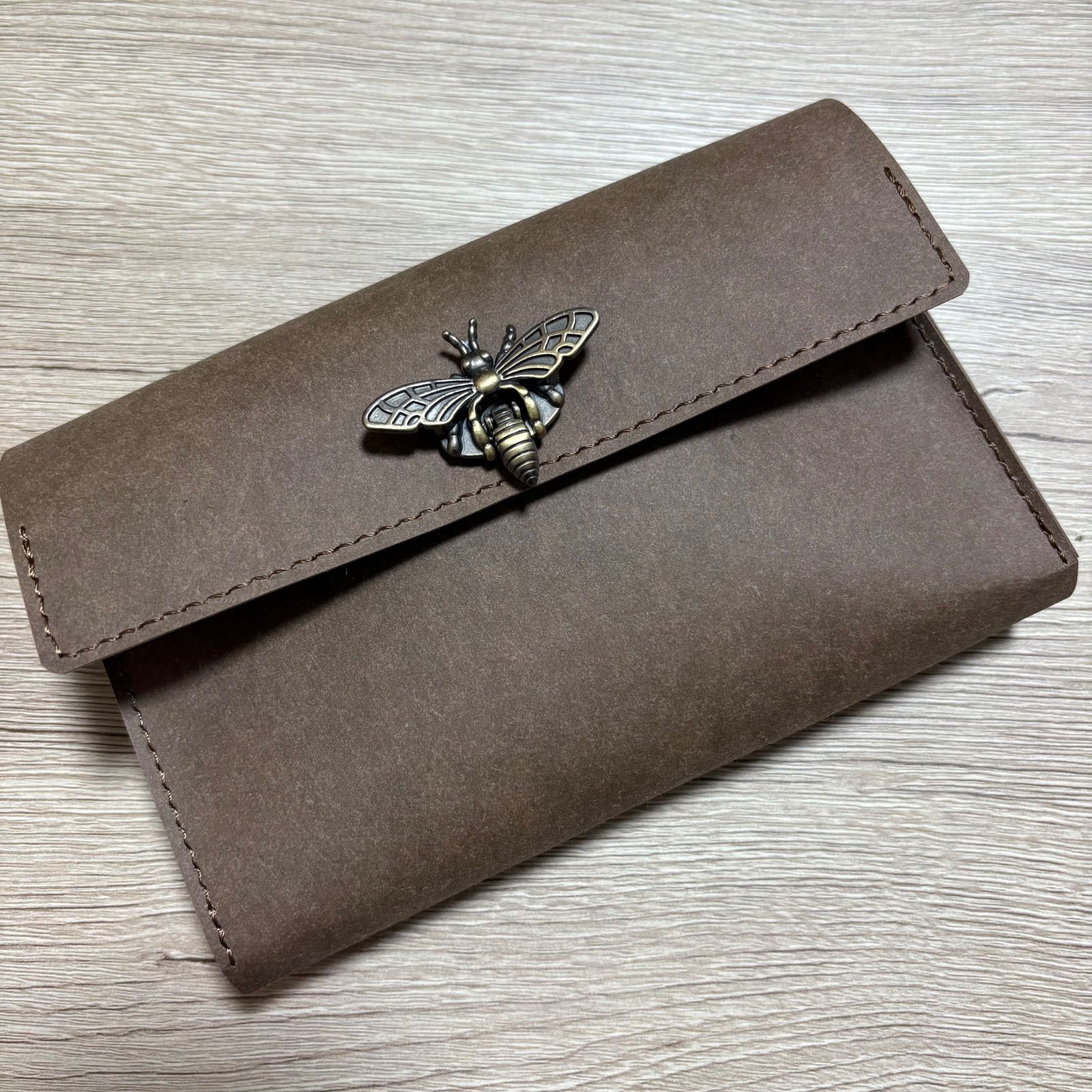 コラージュ素材収納ポーチ 蜂金具 - メルカリ