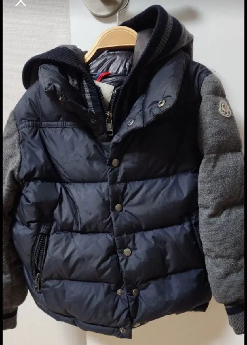 モンクレール キッズ ネイビー ダウン フーディー