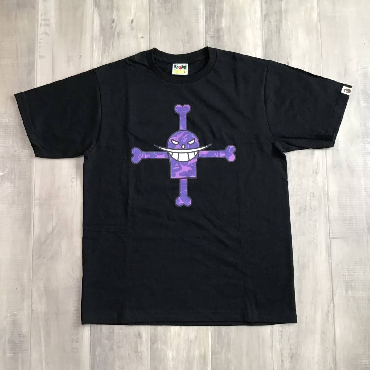 ☆美品☆ ワンピース × BAPE CAMO 白ひげ海賊団 フラッグ Tシャツ L