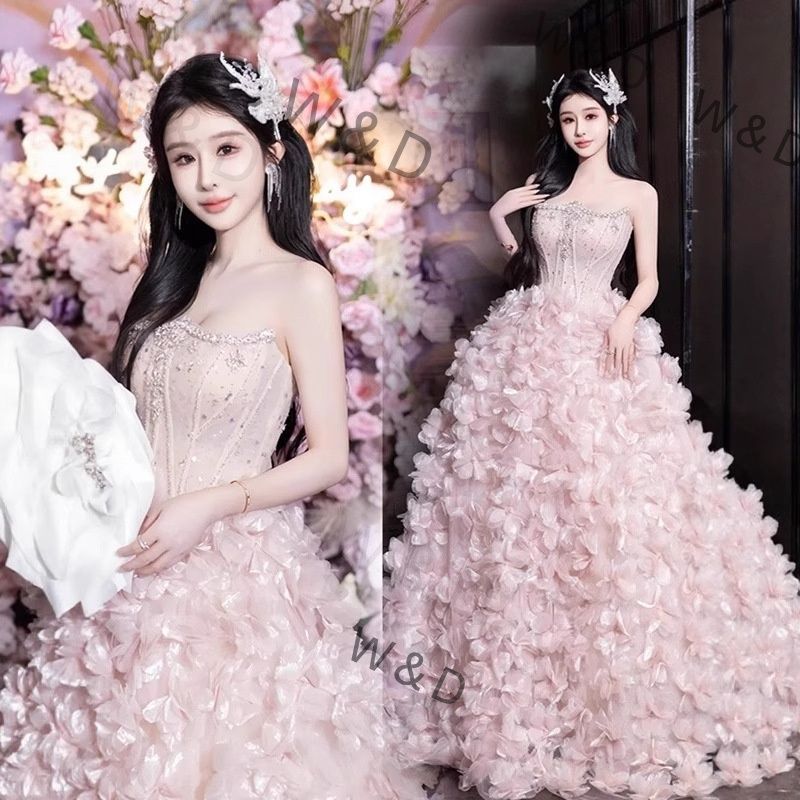 ピンク ケープドレス 2025 ロリータ オフショルダー 羽飾り 軽奢華 上品 成人式 卒業式 バースデー パーティー 舞台 受験 入学式 夢幻的なピンクと可憐なデザインが 少女から大人への門出を祝福するフォトジェニックな一着