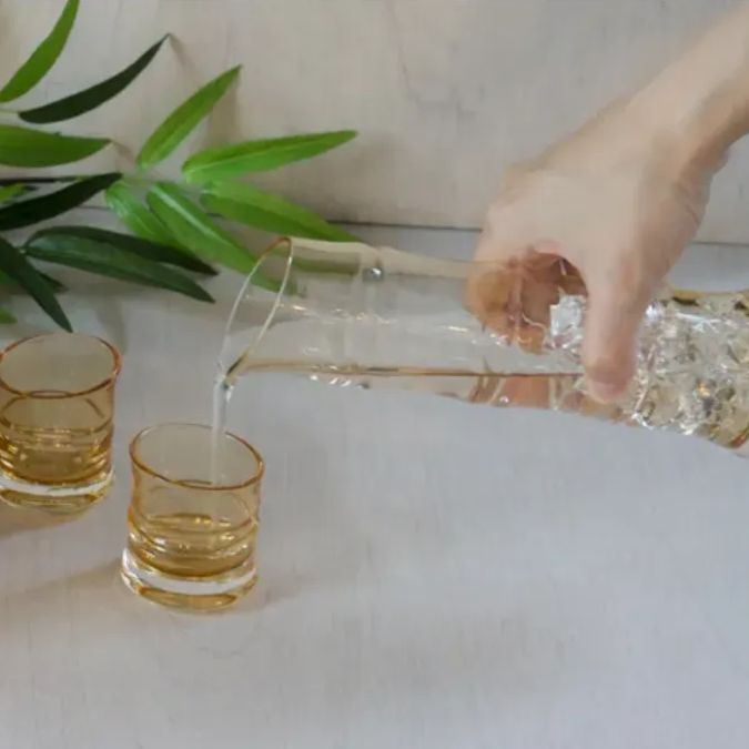 ガラスぐいのみ