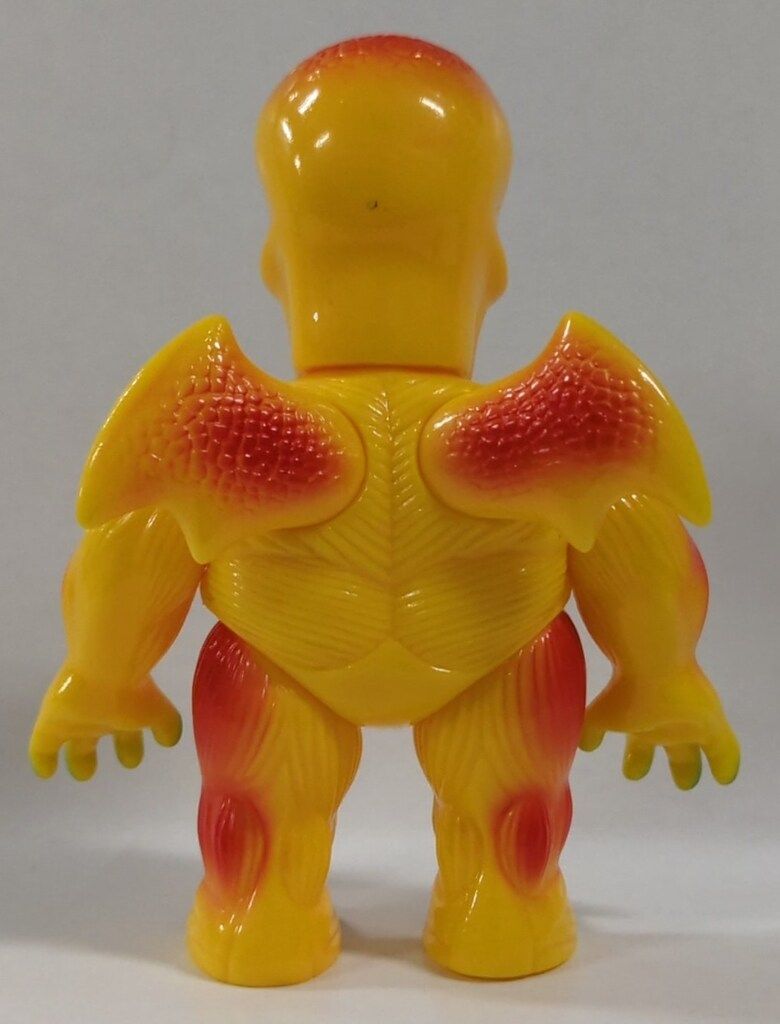 TRACTOR INC. INSIDE PARK POPFLY 黄色成型