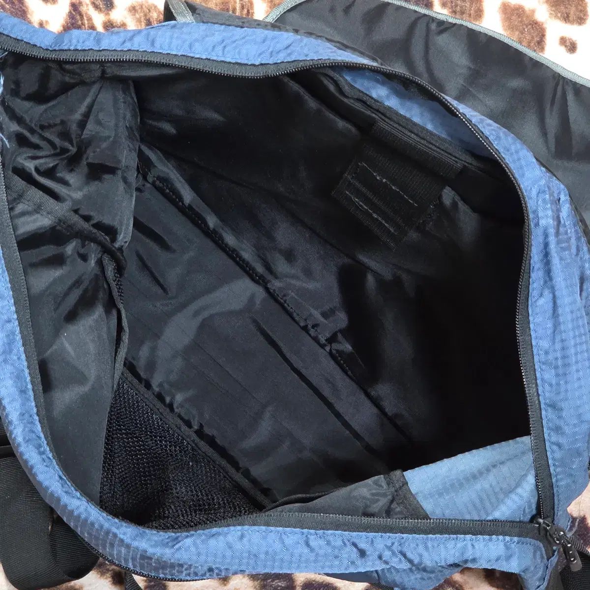 コロンビア GORE-TEX ゴープコア クロス メッセンジャーバッグ - メルカリ