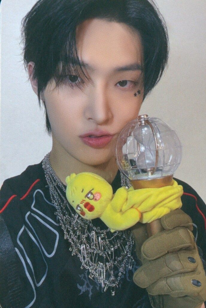 ATEEZ ANITEEZ IN TREASURE MINGI ペンライトストラップ - メルカリ