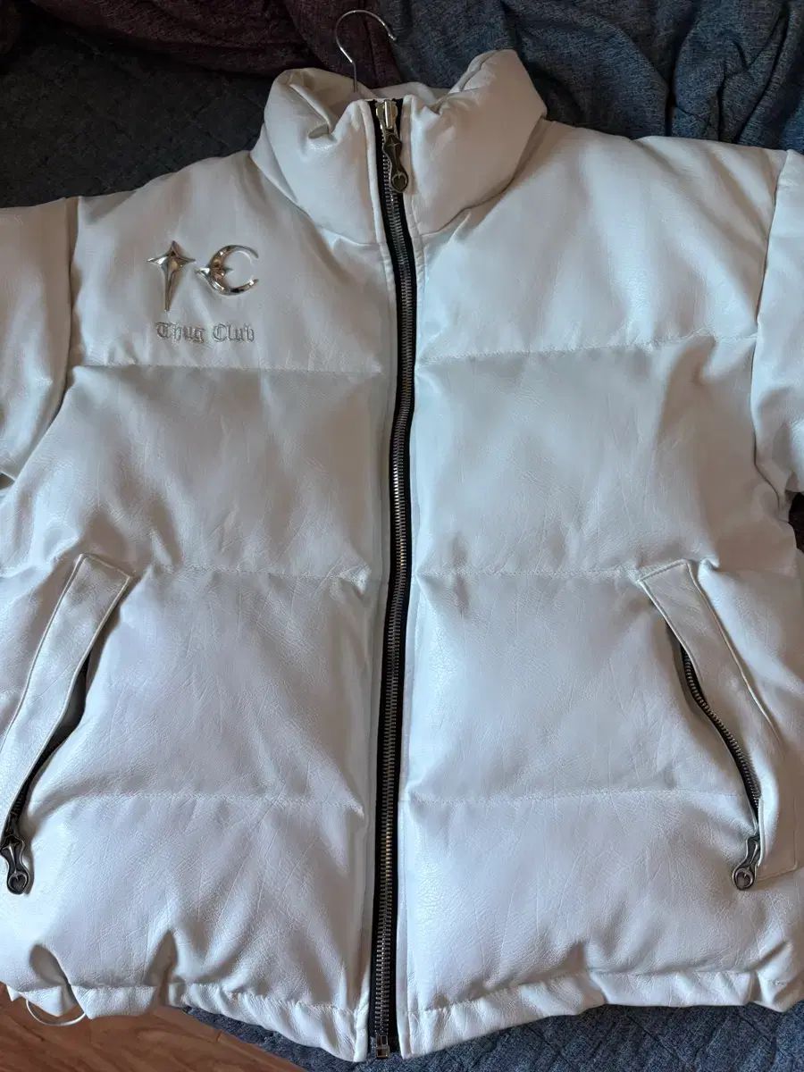 Thug Club サグクラブ ダウン 白