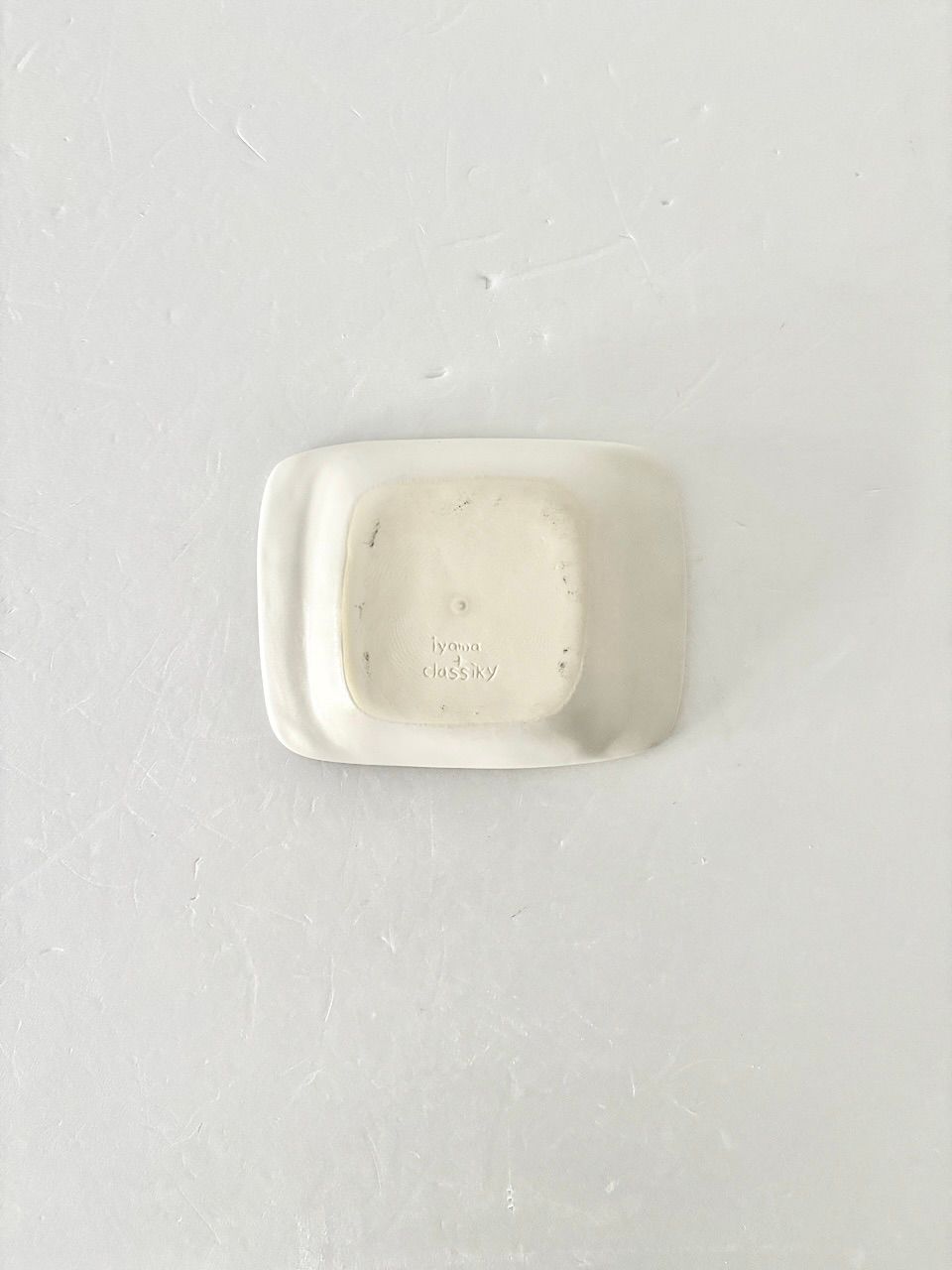 美品】井山三希子・倉敷意匠 YASUMI S 手付きプレートS 1 - メルカリ