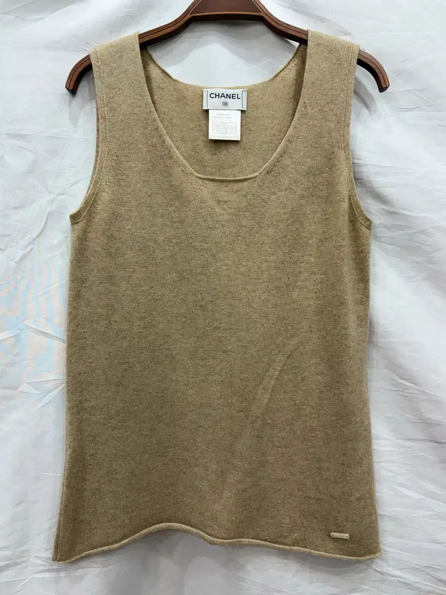 CHANEL ノースリーブ トップス CHANEL シャネル カシミア ノースリーブ トップス 40 サイズ (正規品
