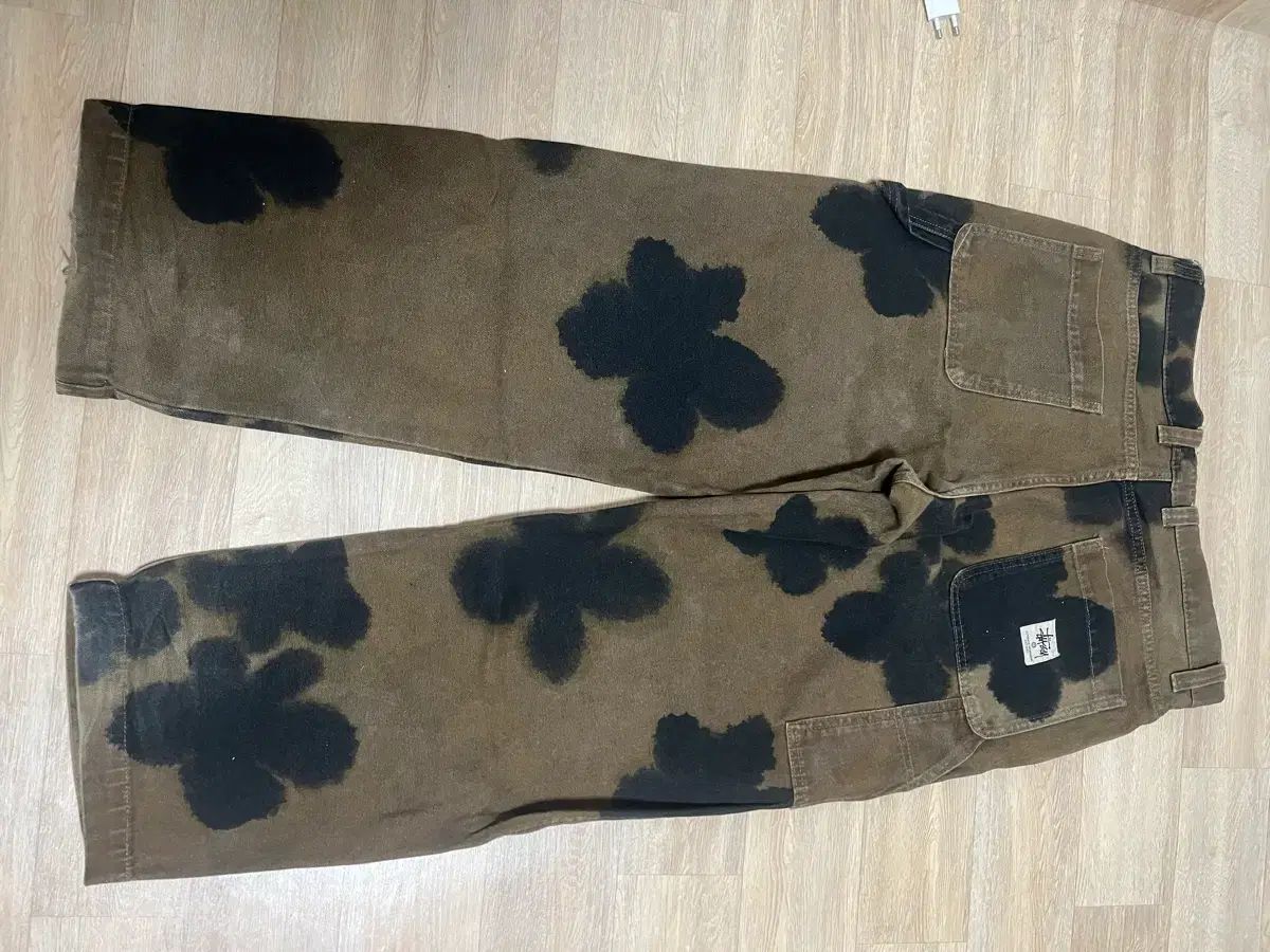 32 ステューシー