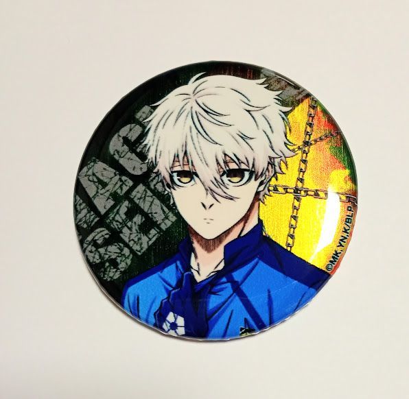 12-130 凪誠士郎 『ブルーロック』​ホログラム缶バッジ - メルカリ