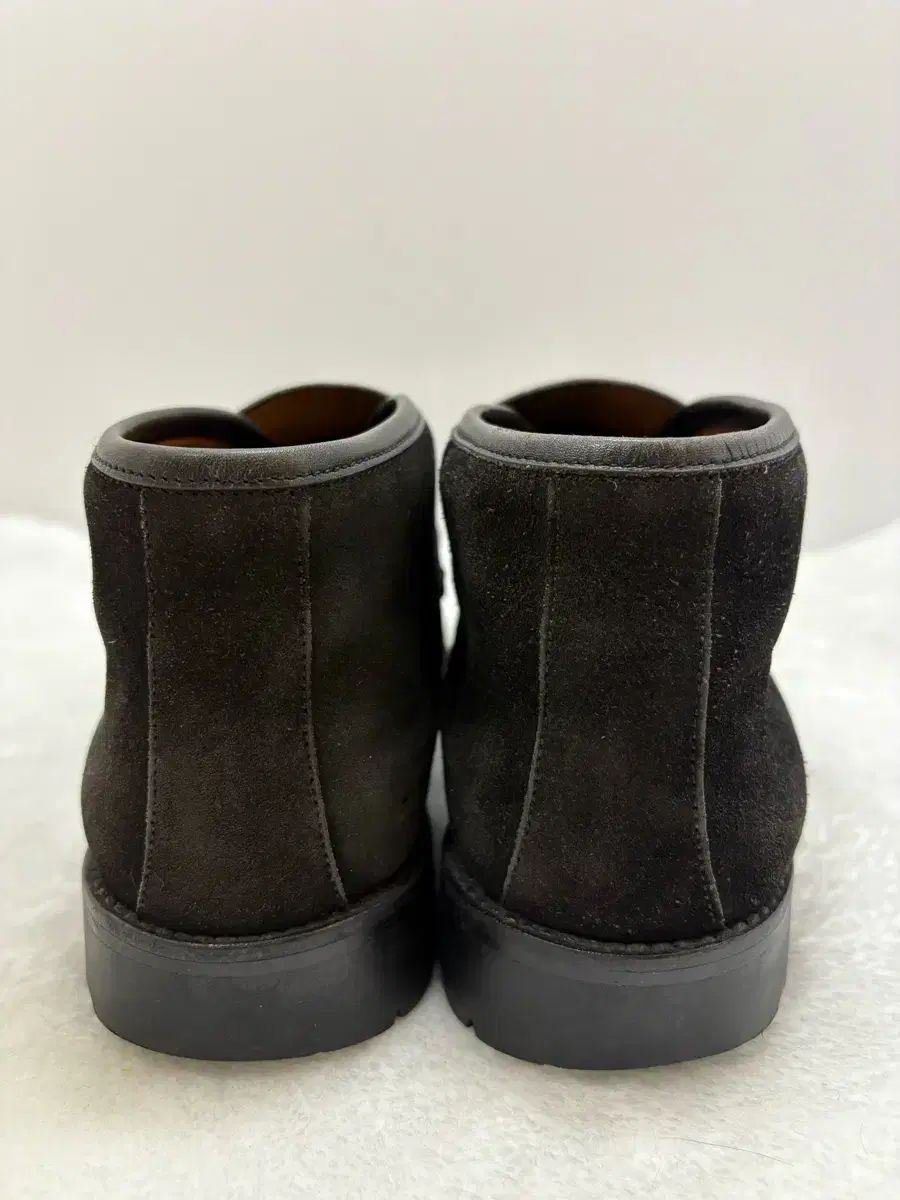 ブラック スウェード