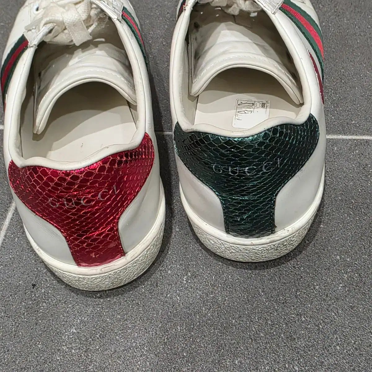 グッチ ハート スニーカー 白 レディースシューズ