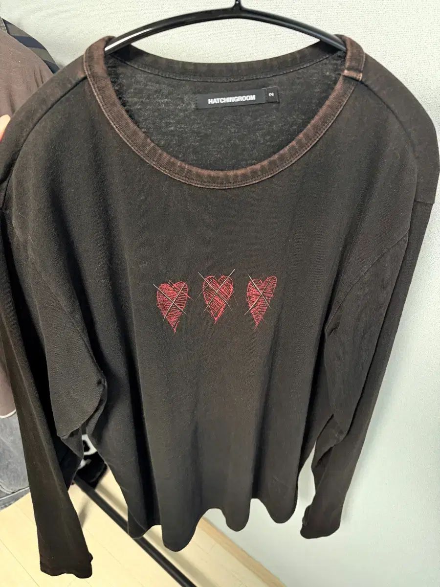 2 Hatchingroom カートゥーンTシャツ