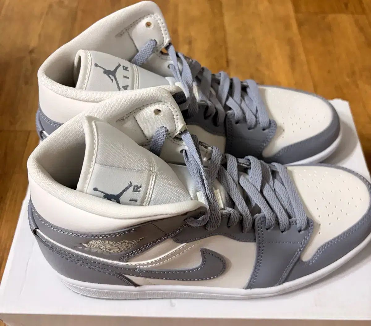 ナイキ エア ジョーダン 1 ミッド ステルス 255 mm