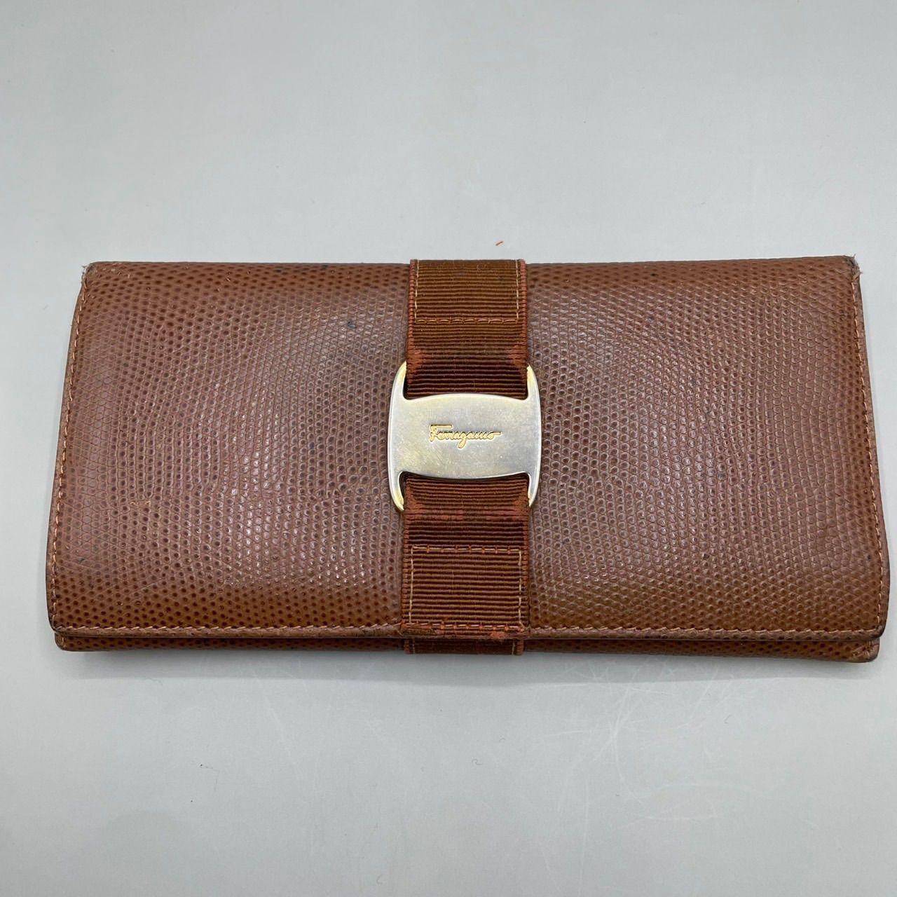 【ひなた】Salvatore Ferragamo ロゴ 長財布 ブラウン 良品 Salvatore Ferragamo サルヴァトーレフェラガモ 長財布 ロング
