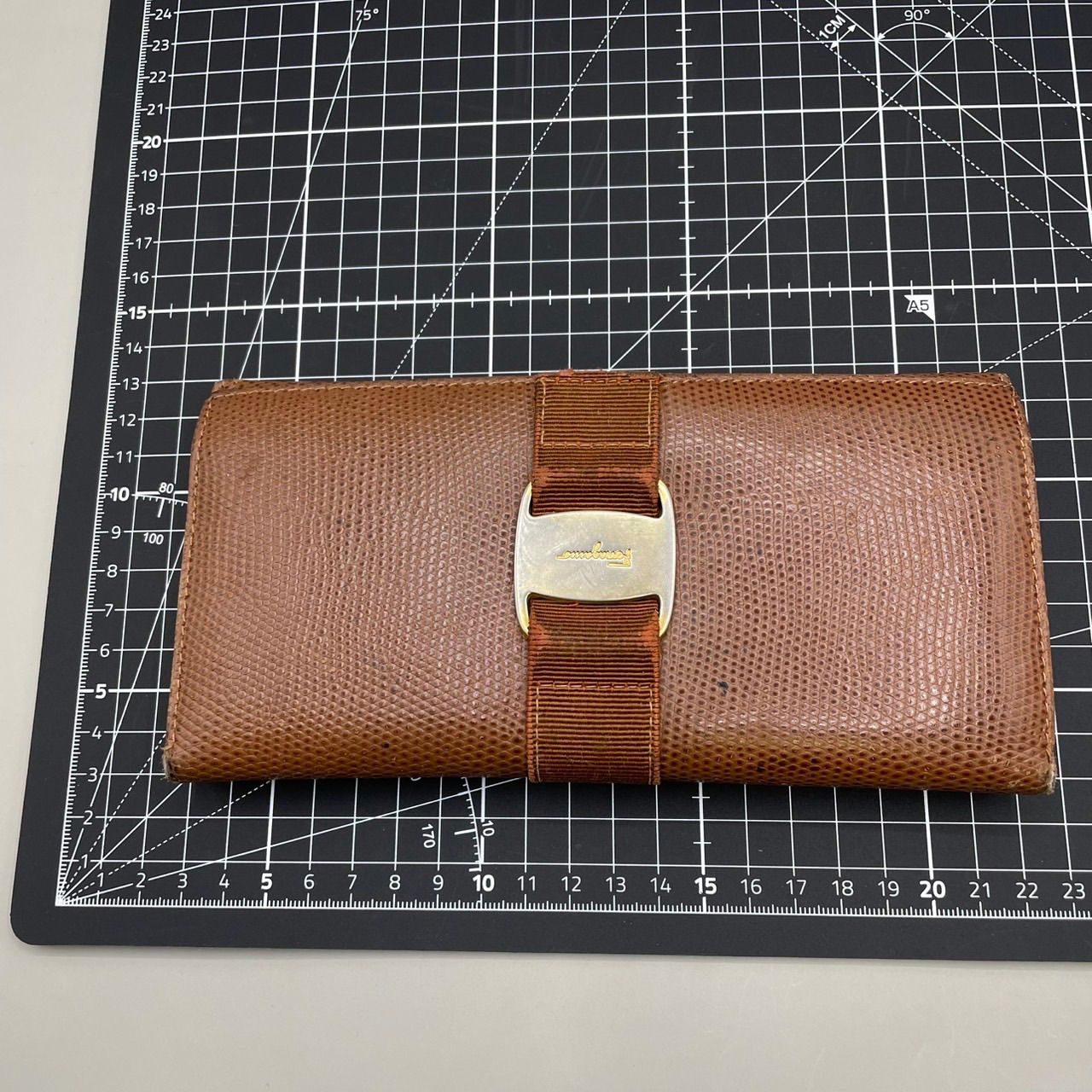 良品 Salvatore Ferragamo サルヴァトーレフェラガモ 長財布 ロング