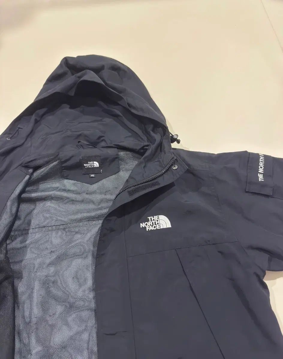 THE NORTH FACE ザノースフェイス ウィンドブレーカー 95 m ブラック