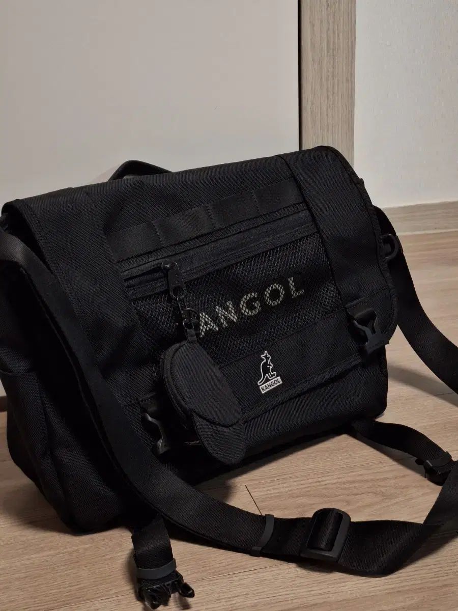 カンゴール クロスバック メッセンジャーバッグ