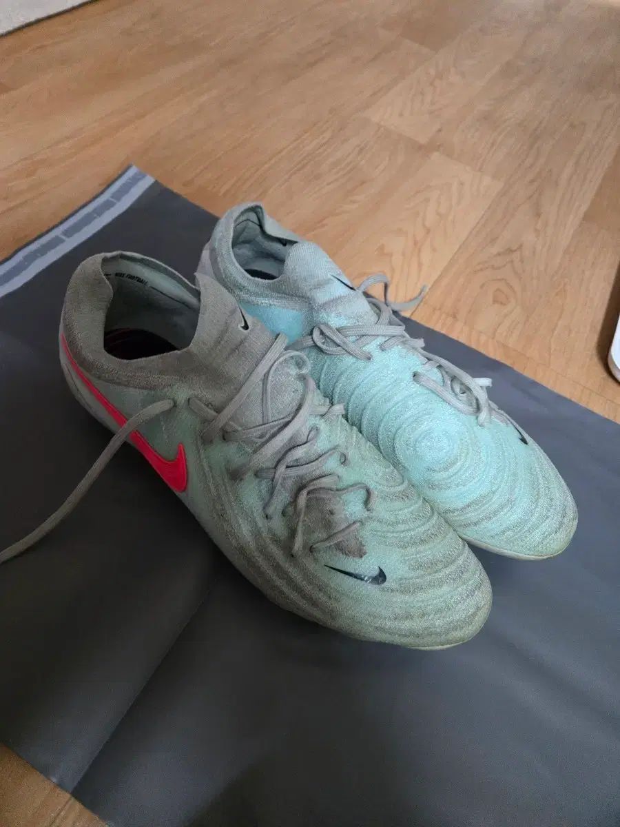 ナイキ ファントム エリート サッカーシューズ 285