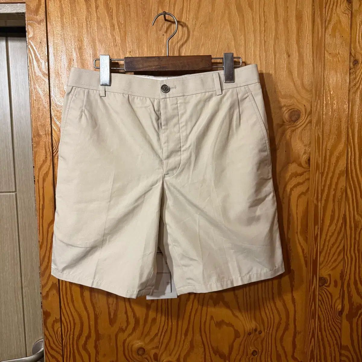 トム ブラウン フラット フロント ハーフパンツ