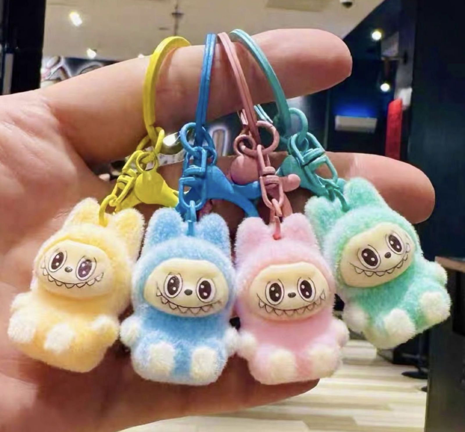 ラブブ ぬいぐるみキーホルダー 全6色セット・LABUBU - メルカリ